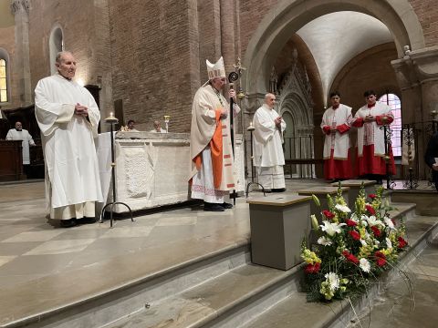 &quot;La croce gloriosa&quot;: il messaggio del vescovo Ovidio per la Pasqua