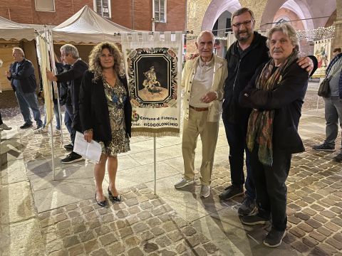 Al corteo delle Luminarie sfila anche il pallio di Cogolonchio