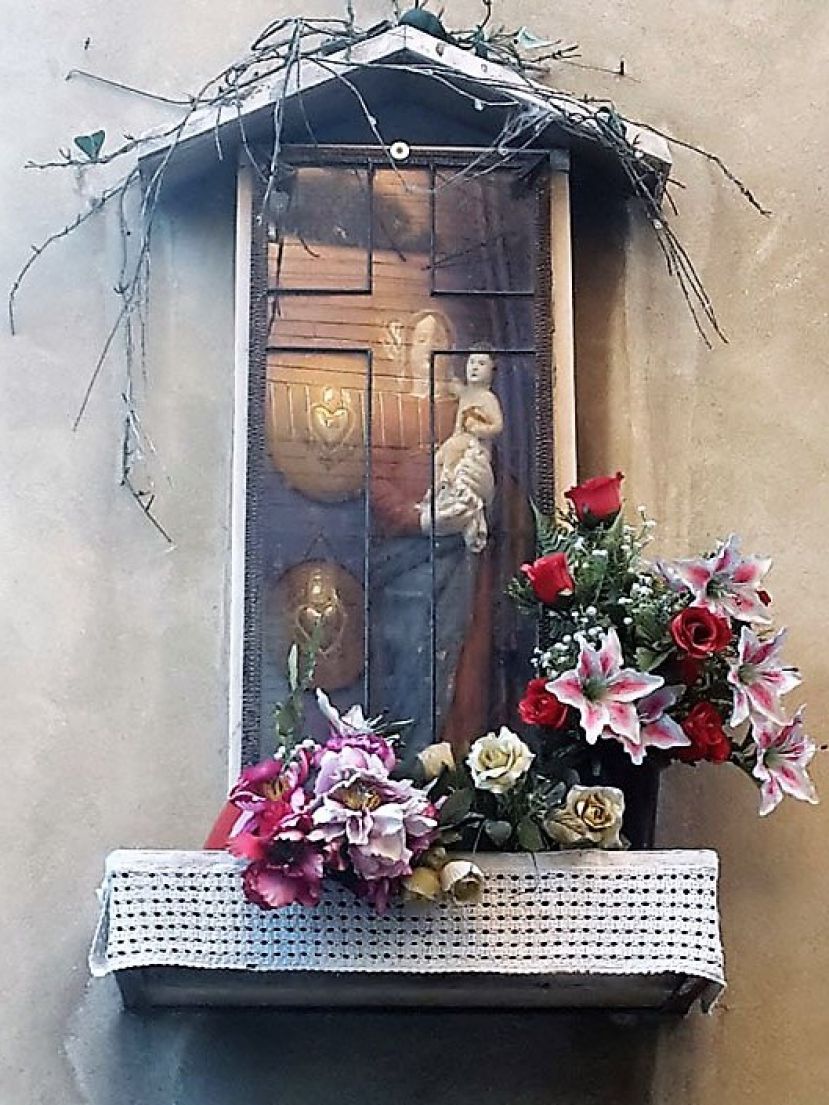 La storia dell&#039;effigie della Madonna nel quartiere Oriola